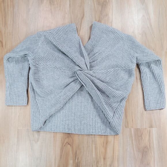 🔹️Miracle Gray Knit Twisted Long Sleeve Reversible Crop Sweater Medium - Picture 2 of 11